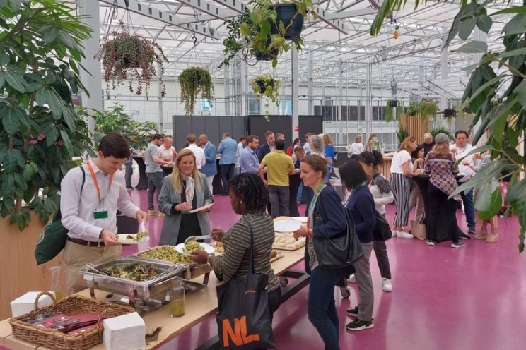 8 delegaties en 250 gasten op netwerkdiner Westland 8 delegaties en 250 gasten op netwerkdiner Westland