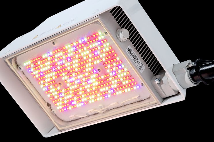 Climalux introduceert nieuwe full-led groeilamp Climalux introduceert nieuwe full-led groeilamp