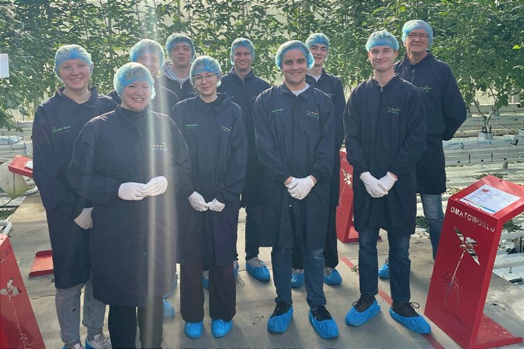 Engelse studenten brengen bezoek aan Tomatoworld Engelse studenten brengen bezoek aan Tomatoworld